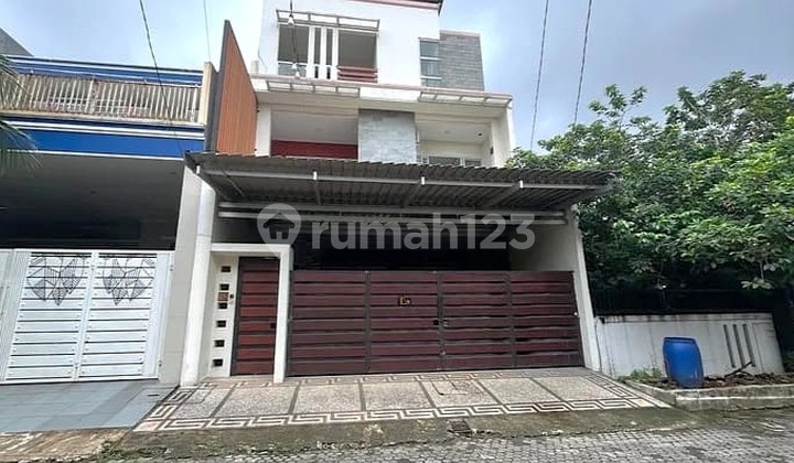 Rumah Bagus Rapih Siap Huni di Taman Royal, 0051 Agu
