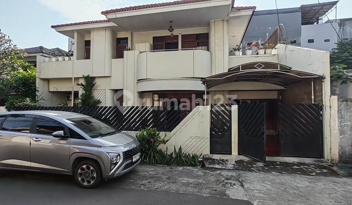 Rumah bagus siap huni di daerah Grogol Petamburan, 0011 Skw