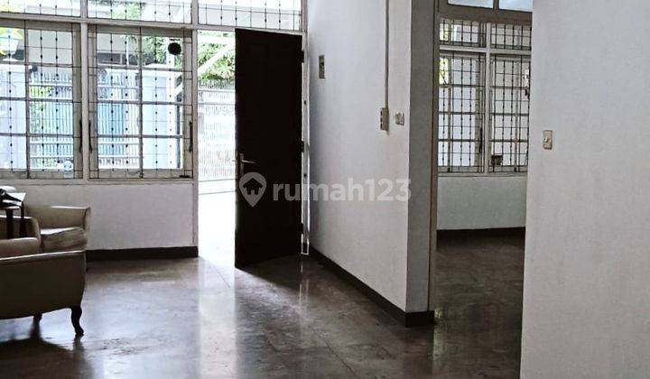 Rumah bagus rapih siap huni di Taman Kebon Jeruk, 0011 Riz 2