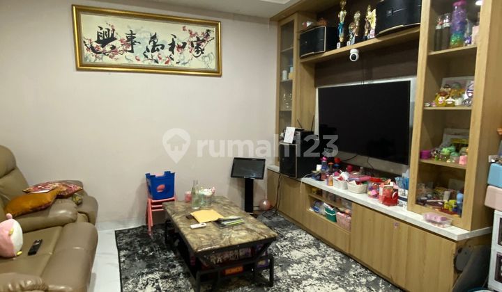 A nice, tidy, ready-to-occupy house in Taman Surya 5, 0011 ErwHer. 2