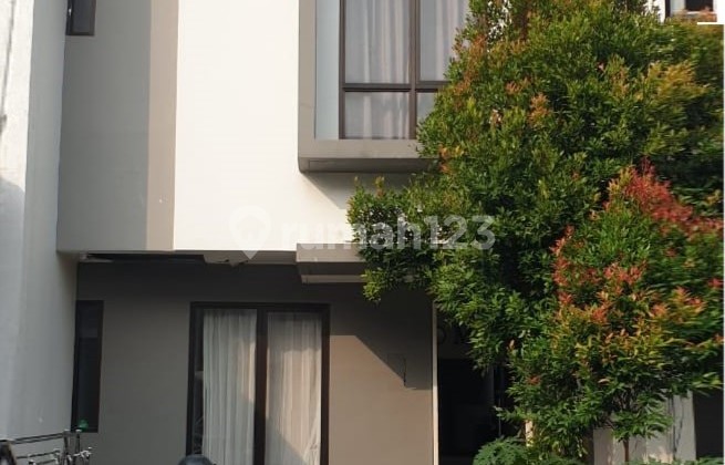 Nice ready-to-live house in Grand Batavia, 0033 Skw.