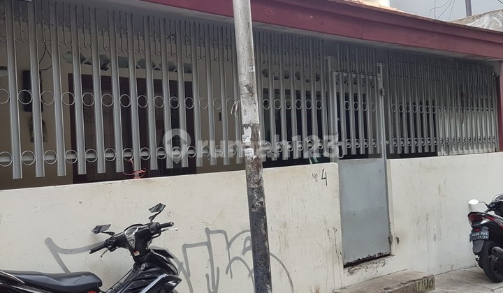 Rumah SHM lokasi di daerah Tanah Abang, 0027 Jon 2