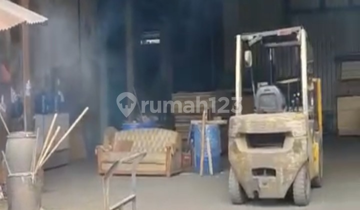 Gudang di Cipondoh, Cipondoh