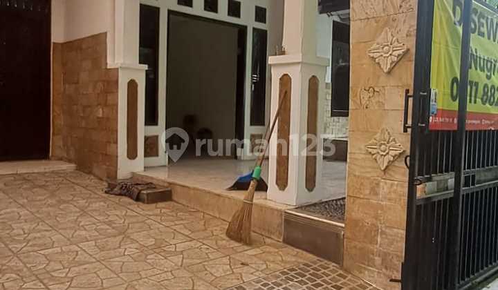 A Comfortable and Lush House in Taman Permata Cikunir, Bekasi 2