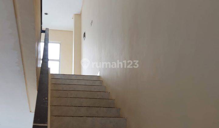 Disewakan Ruko 2 Lantai di Karang satria bekasi 6