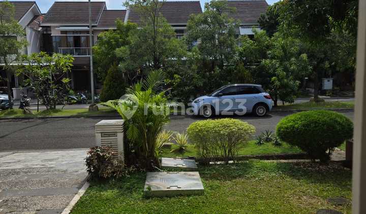 Disewakan Rumah Bagus 2 Lantai Heliconia Harapan Indah Bekasi 2