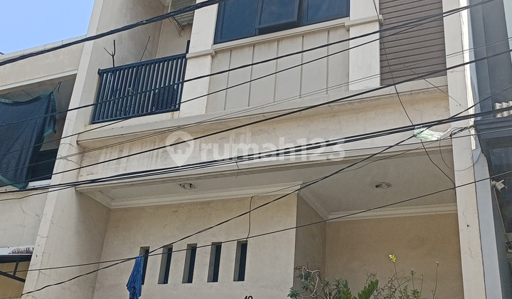 Rumah Pademangan 3 Lantai Minimalis bisa KPR