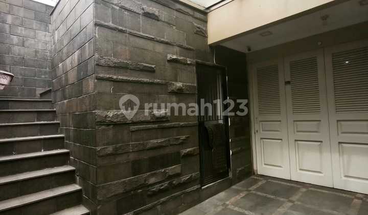 Rumah Minimalis 3,5 Lantai,komplek Sunter Dekat Mal Sunter Jalan Lebar