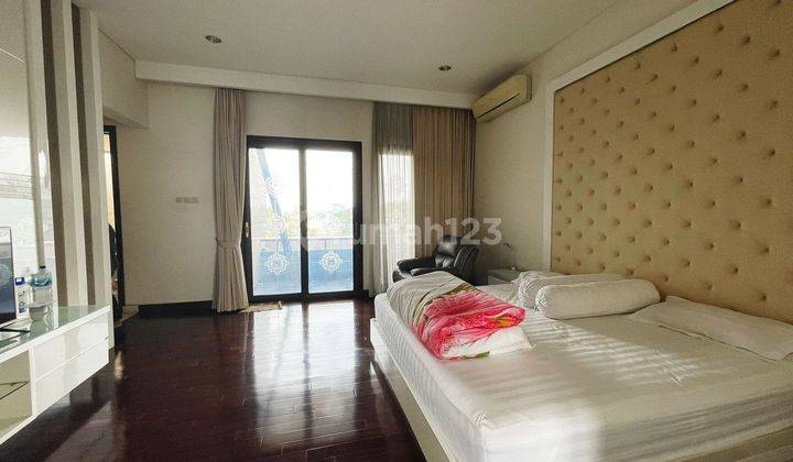 Turun Harga, Rumah Mewah Cluster Royalton Kemayoran 4 Lantai, Privat Lift, Pool, Gym, Termurah 2