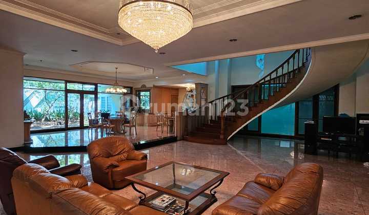 RUMAH MEWAH BESAR, ANCOL TIMUR DALAM CLUSTER, LUAS 600m 2 LANTAI SIAP HUNI LANTAI MARMER