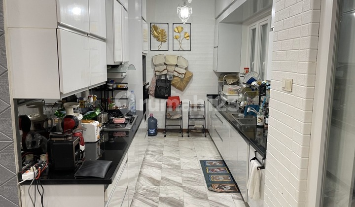 Murah! Rumah Mewah Springhill Full Renovasi 4 Lantai 9x17 Jual Cepat 2