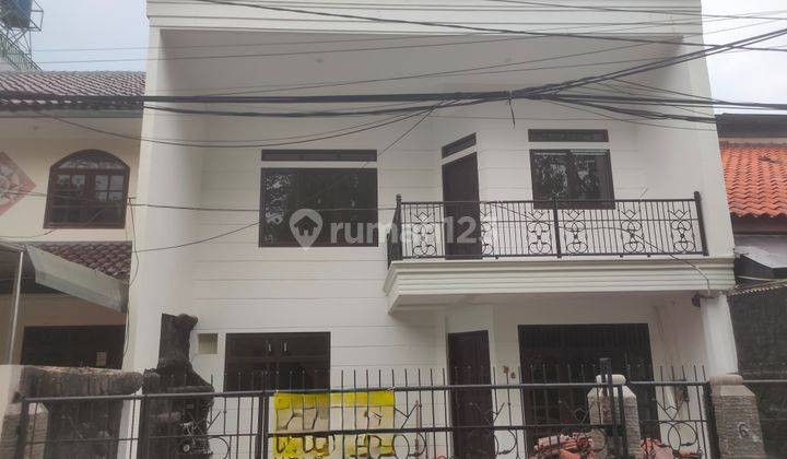 Termurah, Rumah Baru Renovasi 2,5 Lt. 8X15 Depan Taman Bisa Kpr Jual Murah 1