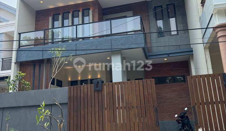 Rumah Baru 2,5 Lantai 9X15 Minimalis Siap Huni