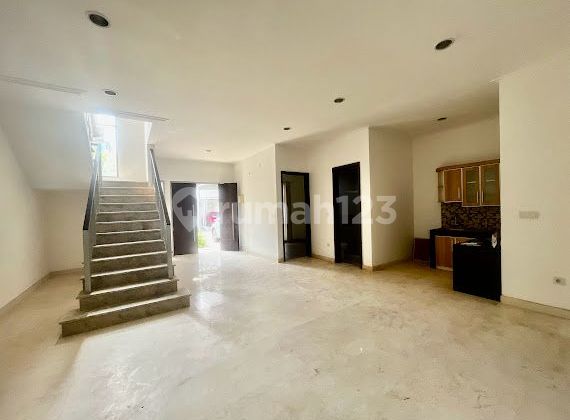 Beautiful House in Golf Island 2 Floors 8x15 Ready to Occupancy Best Deal!!