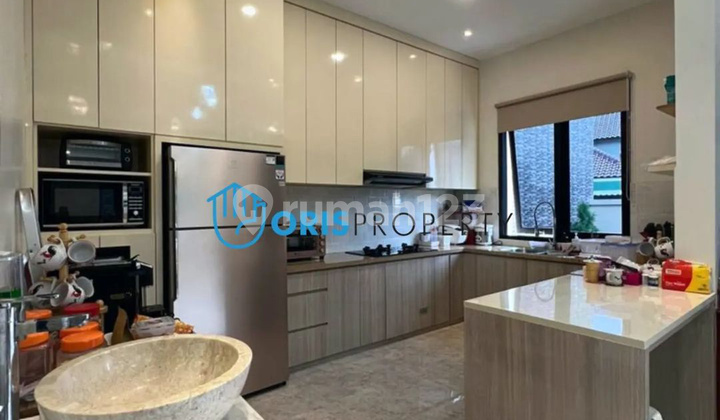 Rumah  Semi Furnished SHM - Sertifikat Hak Milik di Jatiwaringin 8