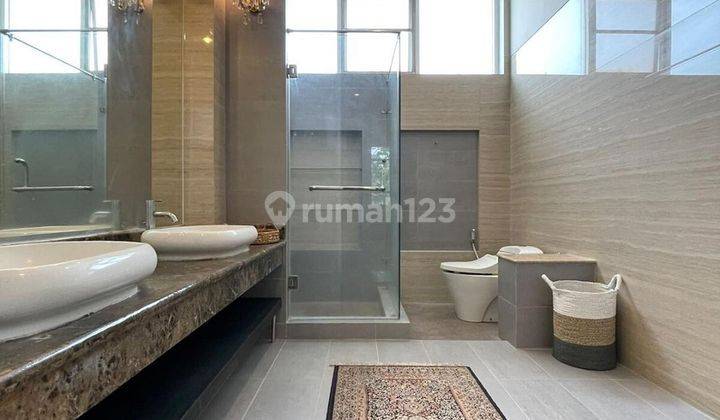 TURUN HARGA ! Rumah 2 Lantai Lokasi Strategis 6