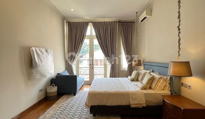 TURUN HARGA ! Rumah 2 Lantai Lokasi Strategis 8