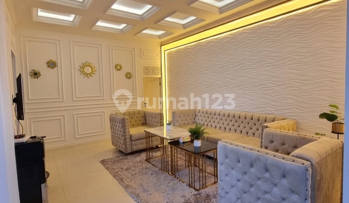 Rumah Mewah Tingkat Plus Kolam Renang Pusat Kota Purwokerto