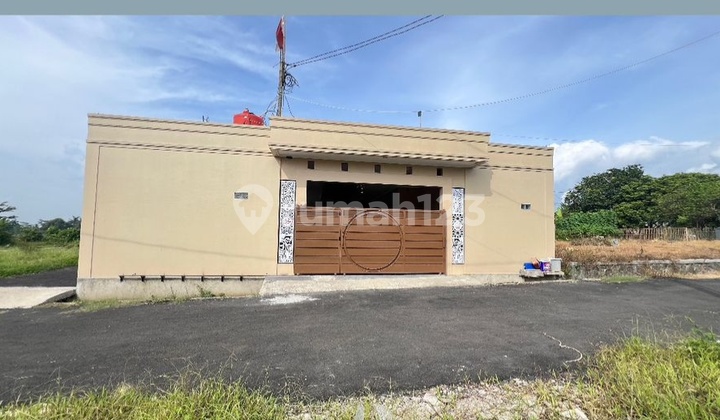 Kos 8 Pintu Dekat Pasar Tambaksogra Sumbang Banyumas