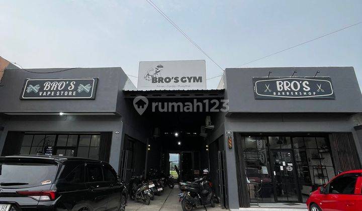 Rumah Bonus Tempat Usaha Salon, Gym Patikraja Purwokerto 1