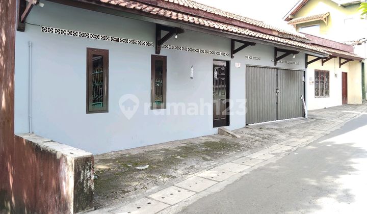 Kos Plus House with Fully Furnished Shophouse in Unsoed Campus Complex, Purwokerto 2
