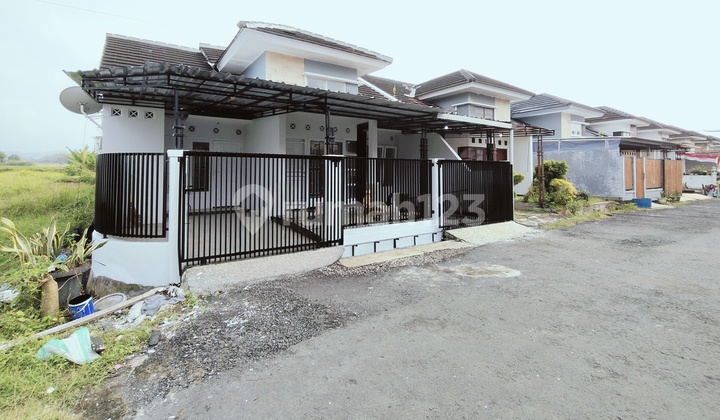 Taman Mas Housing House Near Tambaksogra Market Purwokerto 2