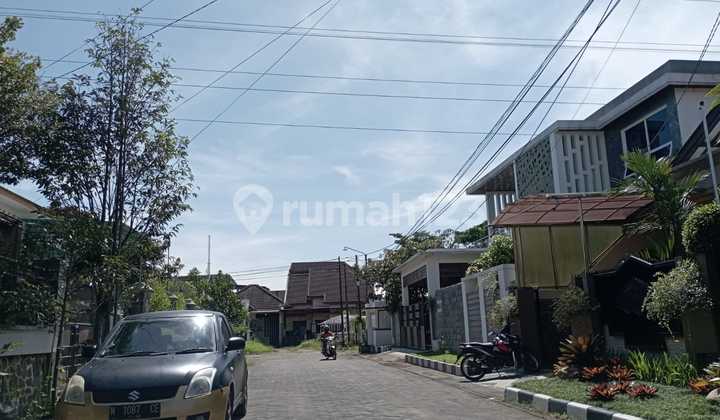 DIJUAL RUMAH MEWAH DI PERUMAHAN PERMATA HIJAU, TLOGOMAS, KOTA MALANG 2