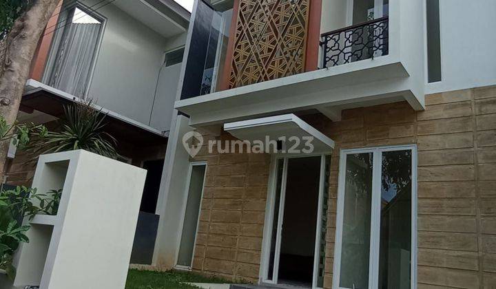 DIJUAL RUMAH KOST MODERN BARU DI PERUM MAYRA RESIDENCE, JALAN BUNGA VINOLIA, SOEKARNO HATTA, KOTA MALANG 1