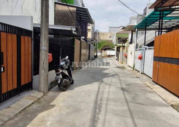 Dhyana Rumah Baru Uk 3.5x17m di Komplek Taman Ratu 2