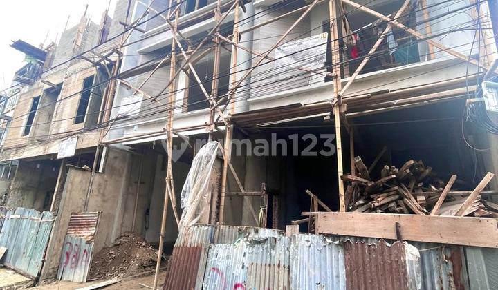 Dhyana Rumah Baru Ukuran 5X15m Hadap Timur di Jelambar 2