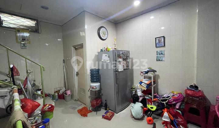 Dhyana Rumah ukuran 4.3x12m bisa dagang di jelambar 2