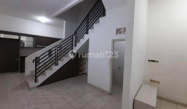 Dhyana Rumah Lokasi Bagus Uk 4x15m Hadap Barat di Jelambar 11