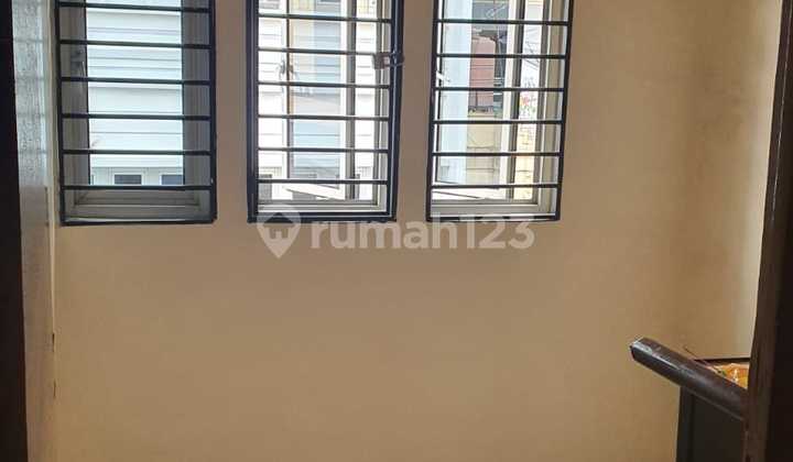 Dhyana Rumah Jembatan Lima Uk 5.5x13m Bangunan 3 Lantai di Sawahlio 7