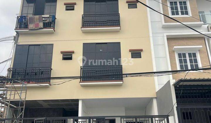 Dhyana Rumah Jelambar Uk 4.2x17m Plong Akses Lega Jalan Besar 1