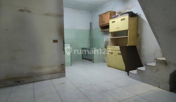 dhyana Disewa rumah uk 4.5x15m jalan 2 mobil di jelambar 2