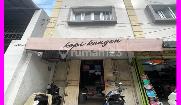 Dhyana Disewa ruko ukuran 3x11m di jalan raya jelambar