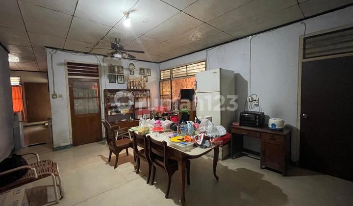 Dhyana Rumah Lama Ukuran 11.5X18m di Komplek Kavling Polri Jelambar 2
