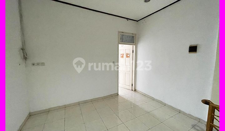 Dhyana Rents a 4x15m House in Jelambar. Dhyana Rents a 4x15m House in Jelambar.