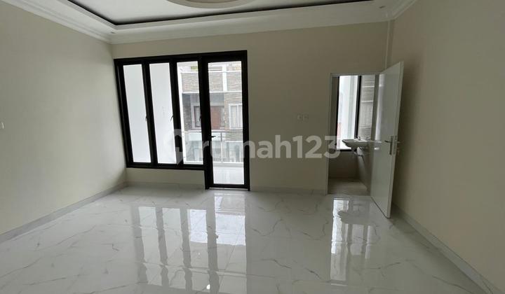 Dhyana Rumah baru uk 5x15m bangunan bagus di komplek kavling polri 2