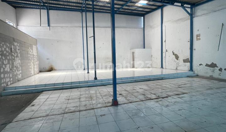 dhyana Warehouse for rent, size 15x20m, facing east in Jelambar. dhyana Warehouse for rent, size 15x20m, facing east in Jelambar.