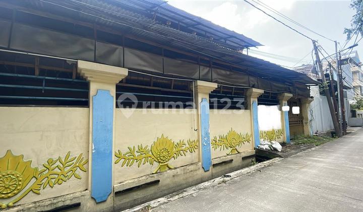 Dhyana Old House Land Area 717M2 in Jelambar 2