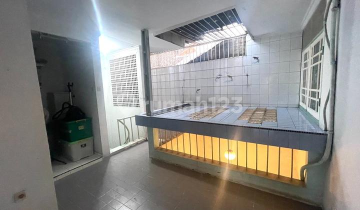 Dhyana Rents a 9X20m House in Dutamas Complex 2