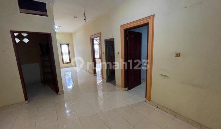 Dhyana Rents a 9x12m House in Jelambar 2