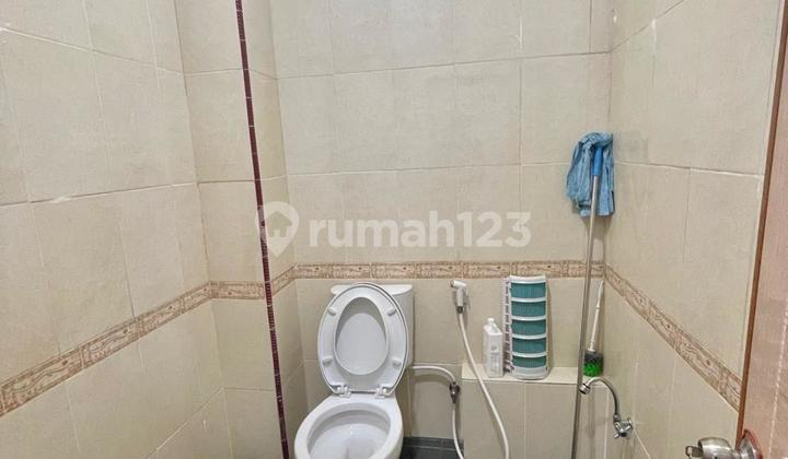 Dhyana Rumah semi furnish ukuran 4x20m di jelambar 2