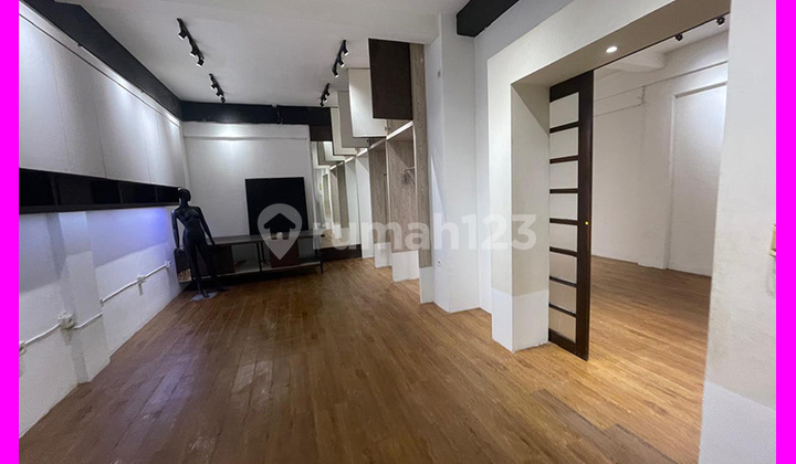 Dhyana Rents out an 8x22m house in Jelambar.