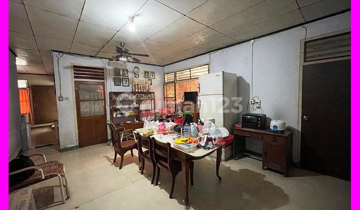 dhyana Rumah lama ukuran 11.5x18m komplek kavling polri jelambar