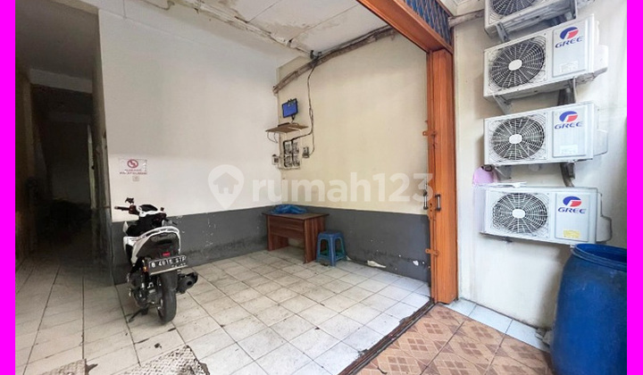 Dhyana Kost ukuran 4x20m jalan 2 mobil di jelambar Dhyana Kost ukuran 4x20m jalan 2 mobil di jelambar