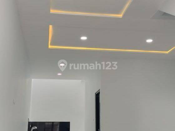 Dhyana Rumah Baru Uk 5x18m di Komplek Taman Ratu 2