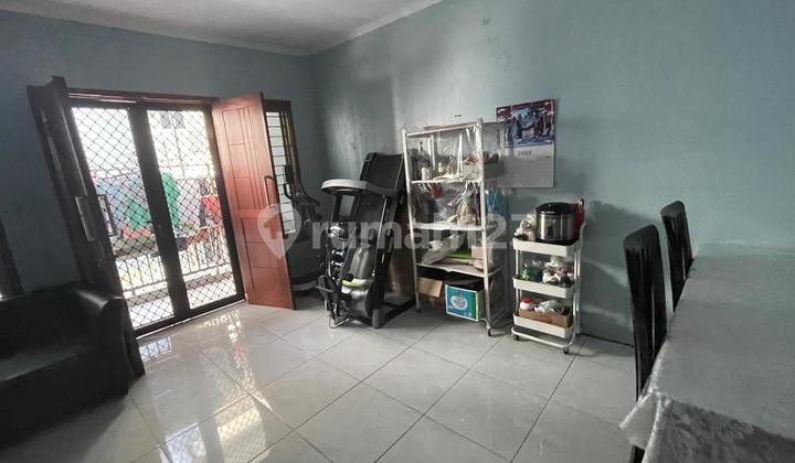 Dhyana Disewa rumah ukuran 7x16m di komplek kavling polri 2