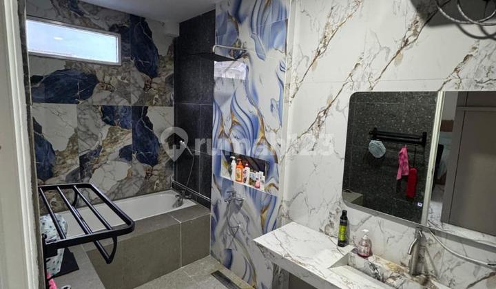 Dhyana Rumah full furnish ukuran 7x20m di komplek dutamas 2